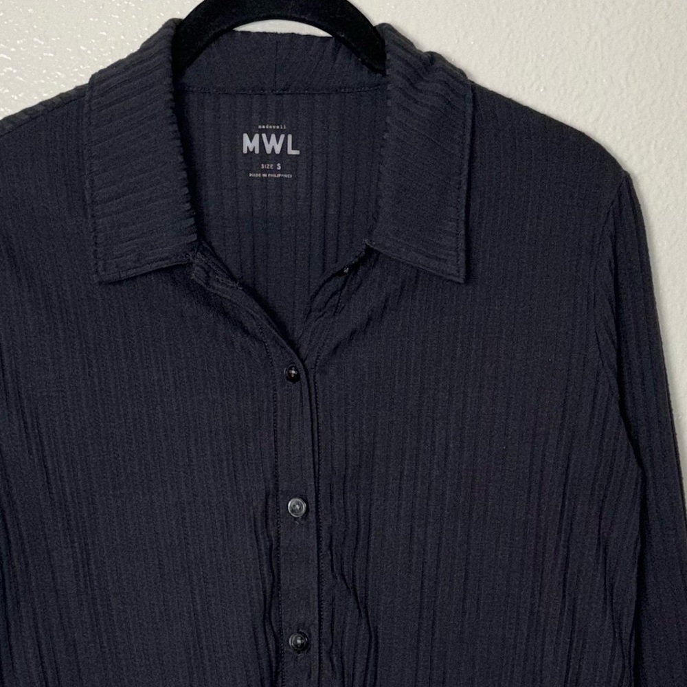 Black Ribbed Button-Front Crop Sweater - Picture 8 of 16